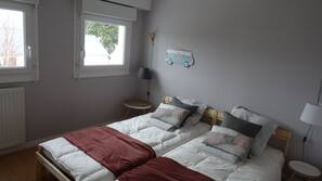 3 bedrooms, iron/ironing board, Internet, linens