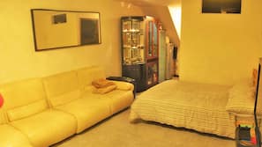 1 bedroom, iron/ironing board, Internet, linens