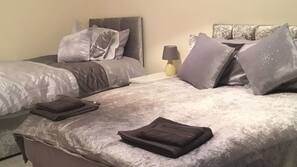 Iron/ironing board, free WiFi, linens