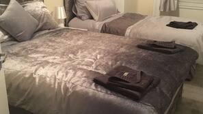 Iron/ironing board, free WiFi, linens