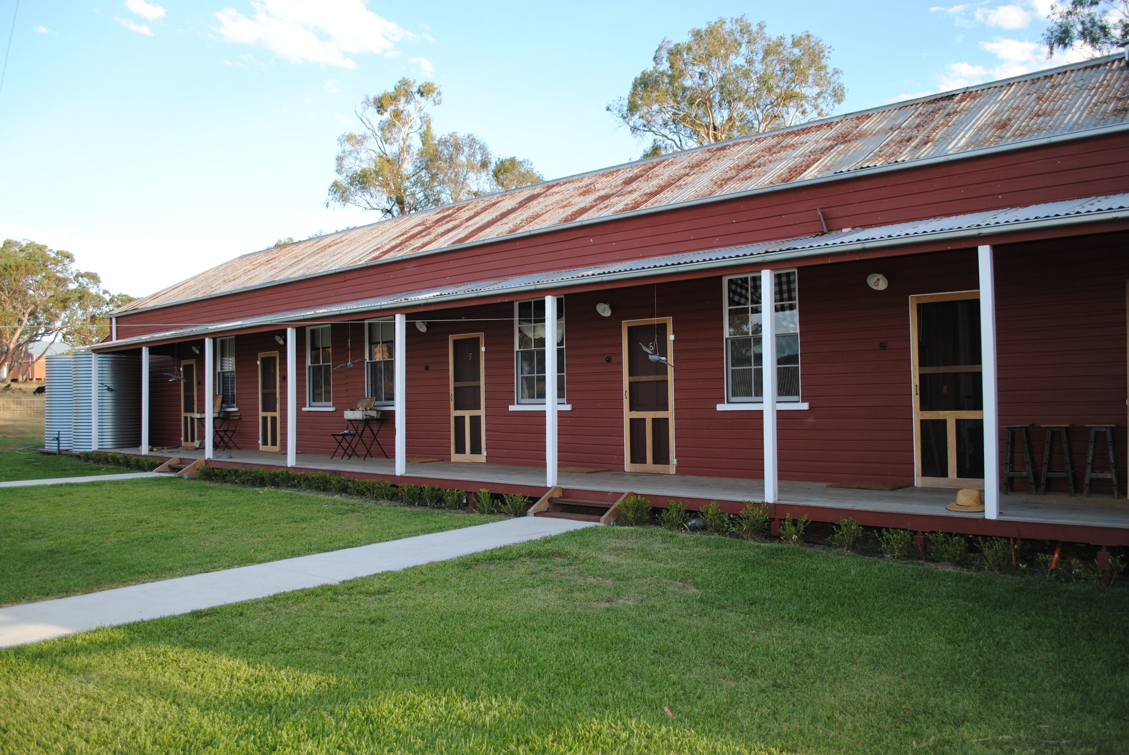 Fabulous Country Stay on New England Cattle & Sheep Property