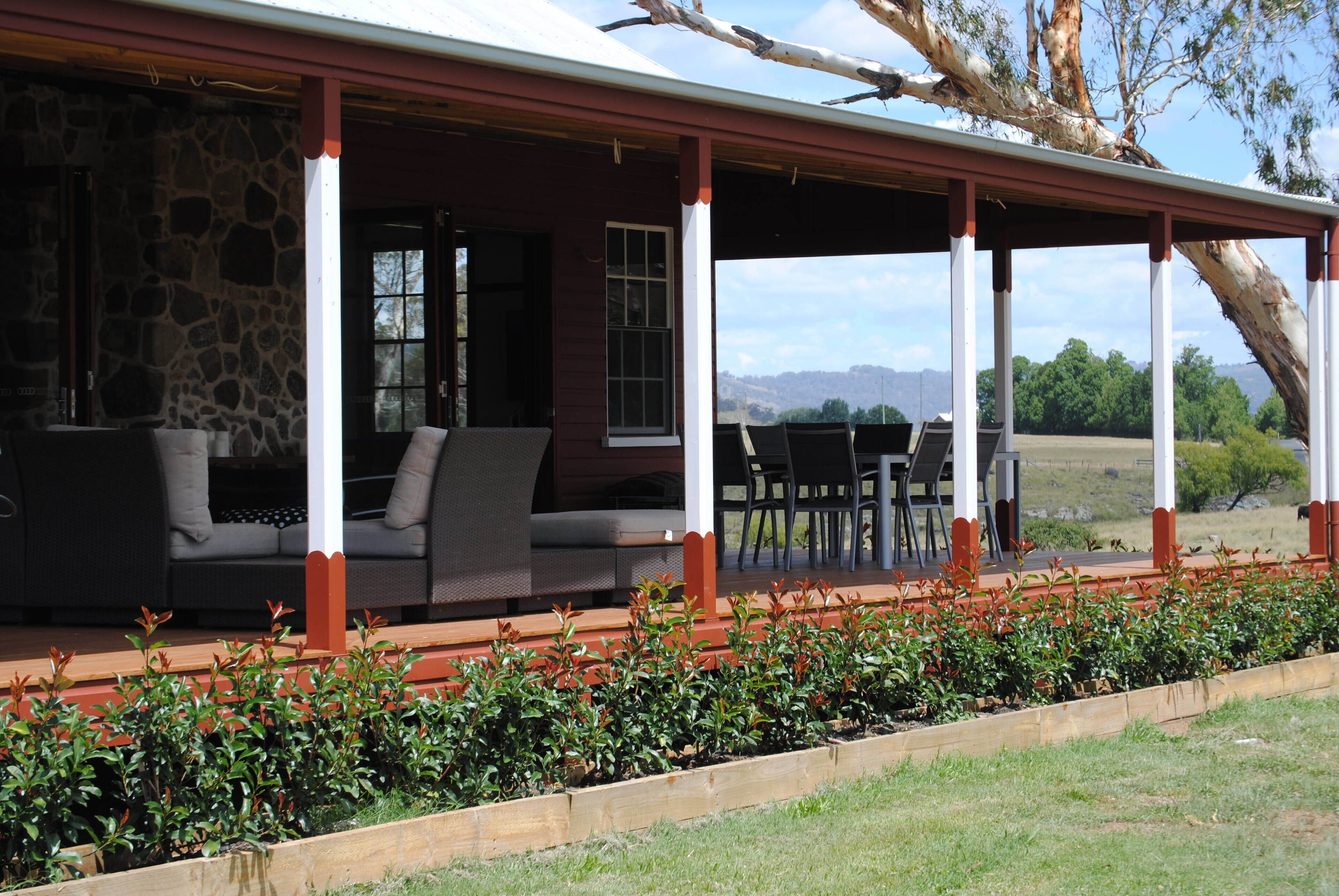 Fabulous Country Stay on New England Cattle & Sheep Property