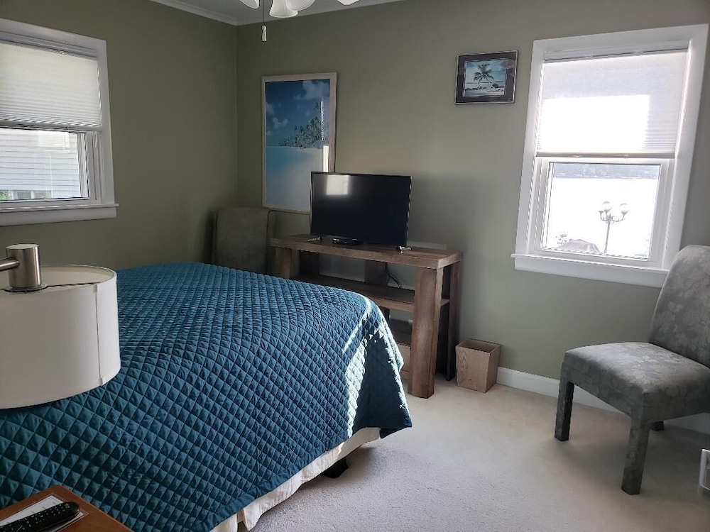 'mile 0' Big Crooked Lake, Sister Lakes Sister Lakes Vrbo