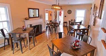 Clay Corner Inn
