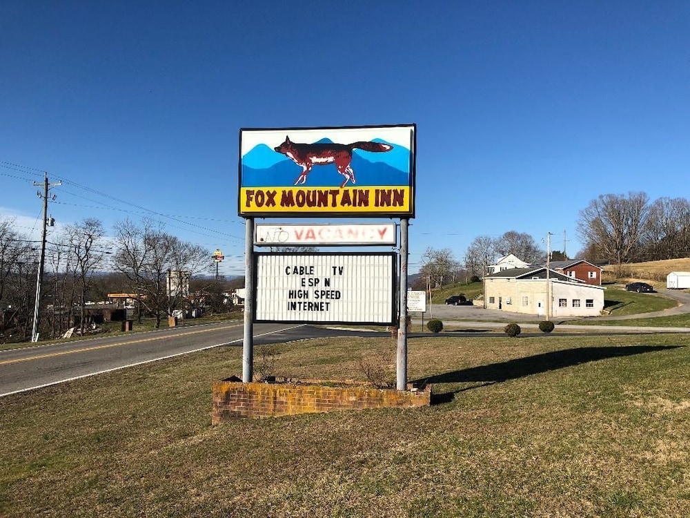 Fox Mountain Inn in Max Meadows | Best Rates & Deals on Orbitz