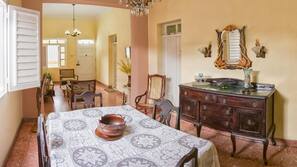 Daily continental breakfast (USD 5 per person)