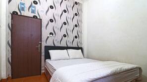 Roupas de cama premium, escrivaninha, Wi-Fi de cortesia