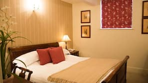 1 bedroom, individually decorated, individually furnished