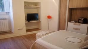 3 bedrooms, iron/ironing board, Internet, linens