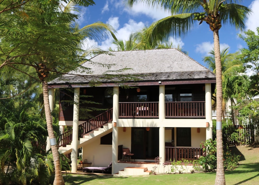 Stylish Platinum Coast Holiday Home - Couples, Family and Friends, Singles in Mullins, Barbados