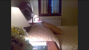 Free WiFi, linens