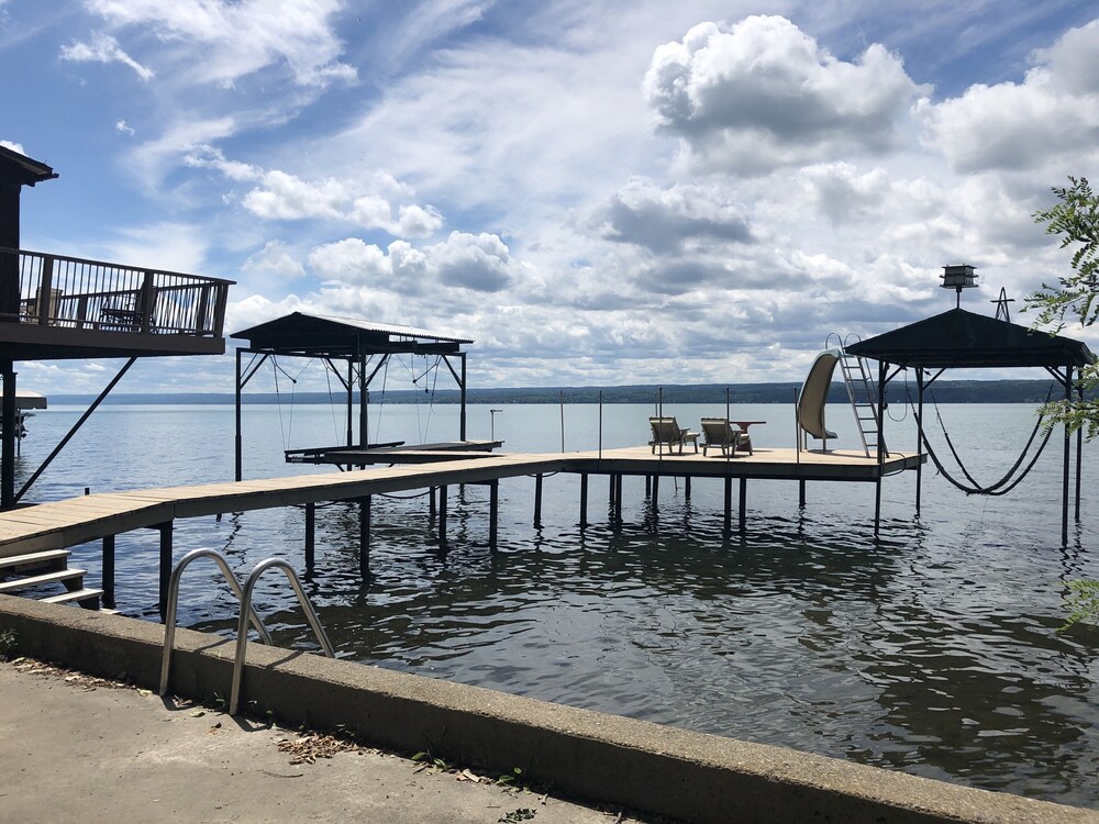 Cayuga Lake Lakefront Cottage With Dock, Boat Lifts & Ample Parking in