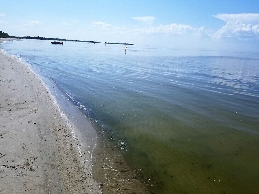 ClassA RV, boondocking Freestyle at the Nude Beach anywhere Manitoba