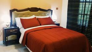 Minibar, linens