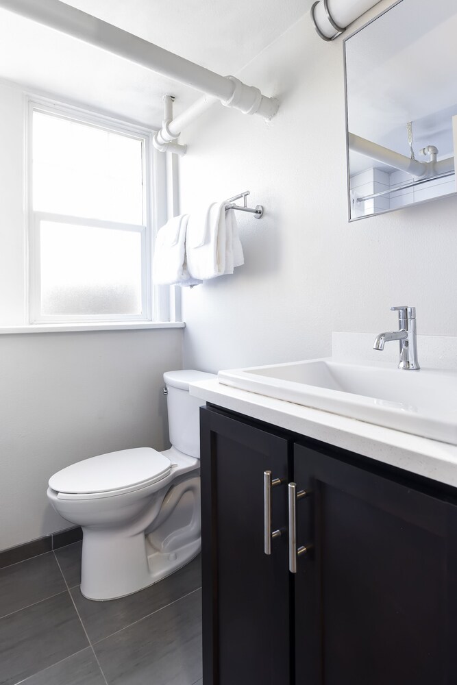 The Perry Sloan's Lake by Kasa