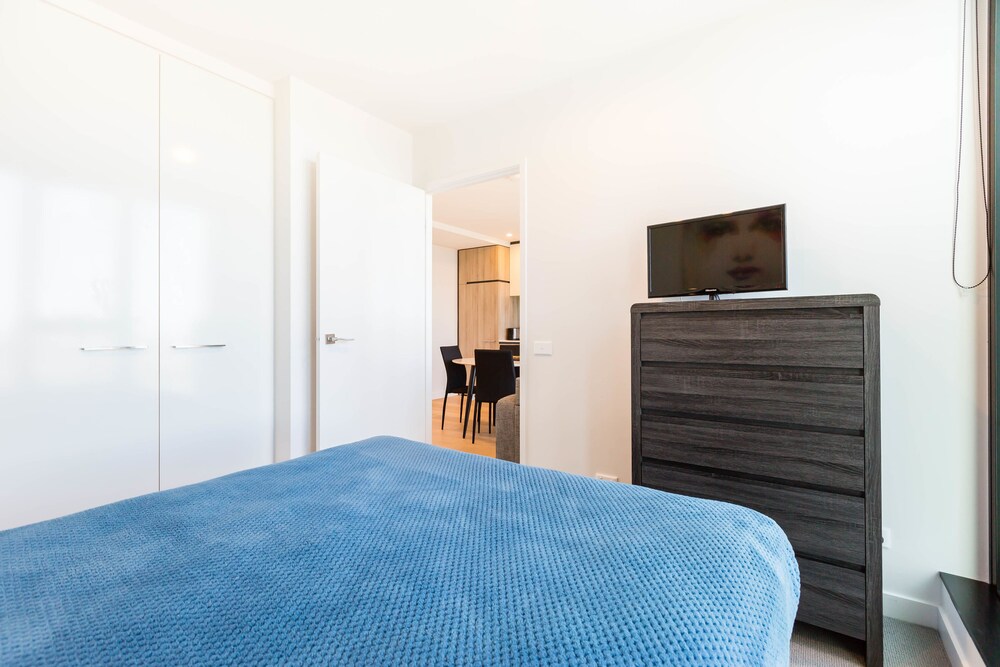 Tori, 1BDR Southbank Apartment