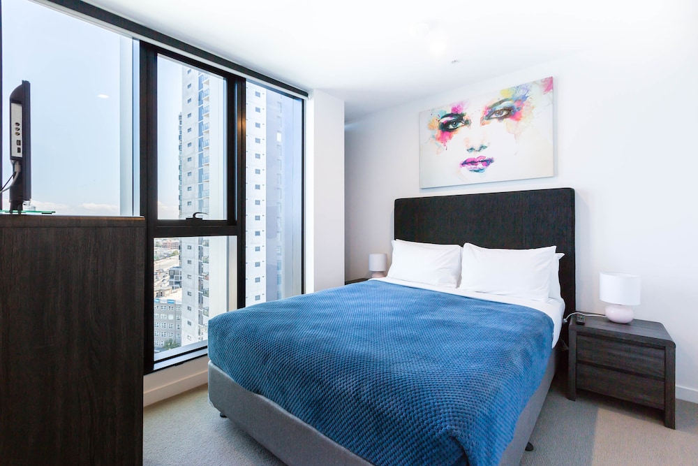 Tori, 1BDR Southbank Apartment