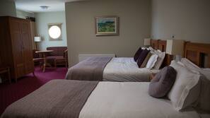 Iron/ironing board, free WiFi, linens, wheelchair access