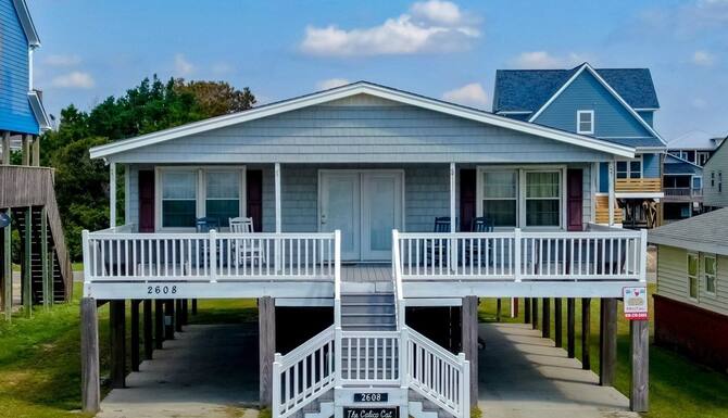 Calico Cat 4 Br Home In Oak Island Nc Expedia