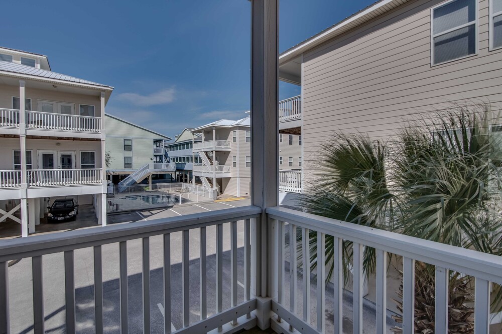 Spinnaker Pointe 2a 3 Bedroom Duplex by RedAwning in Gulf Shores Best