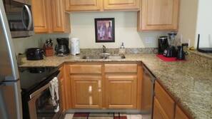 Oven, coffee/tea maker