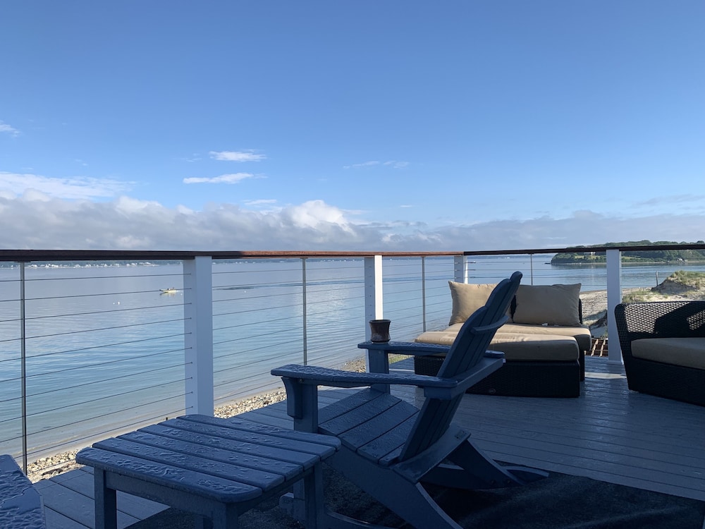 Direct Ocean Front Beach House on Saquish Beach! Paradise in Plymouth