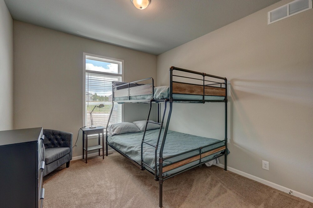 Delwyn House PET FRIENDLY15 Min to Ski Cooper w/ HOT TUB! Leadville