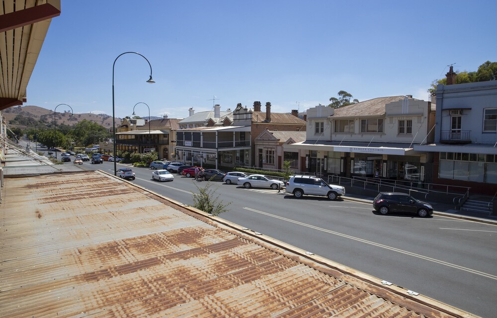 Street view, Criterion Hotel