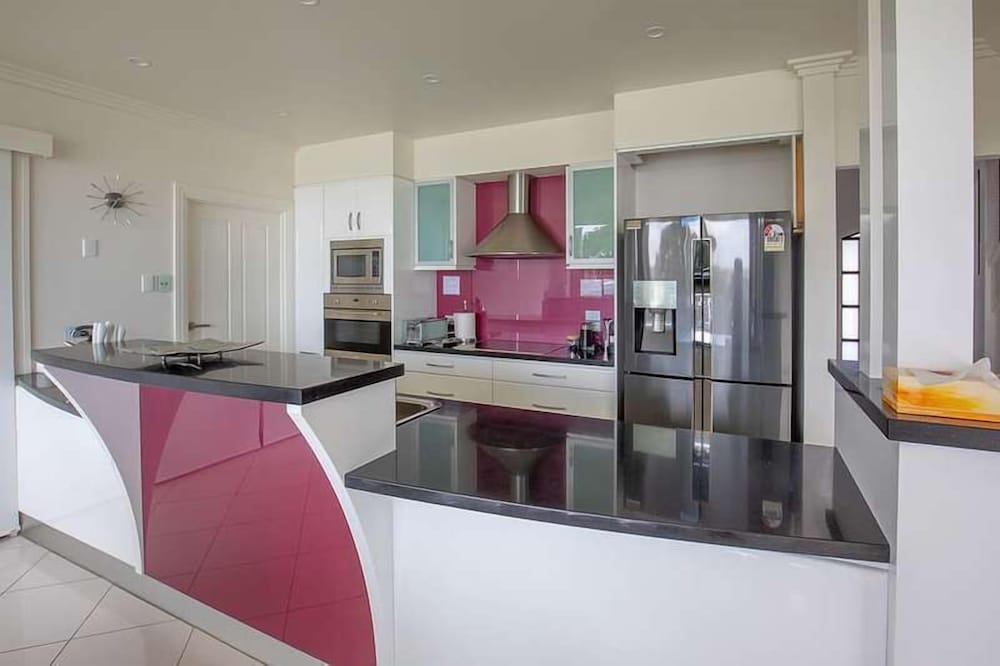 Entire Home With Direct Access to the River Murray