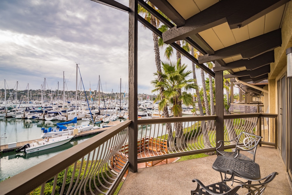 Beach Suite at San Diego Shelter, San Diego Room Prices & Reviews