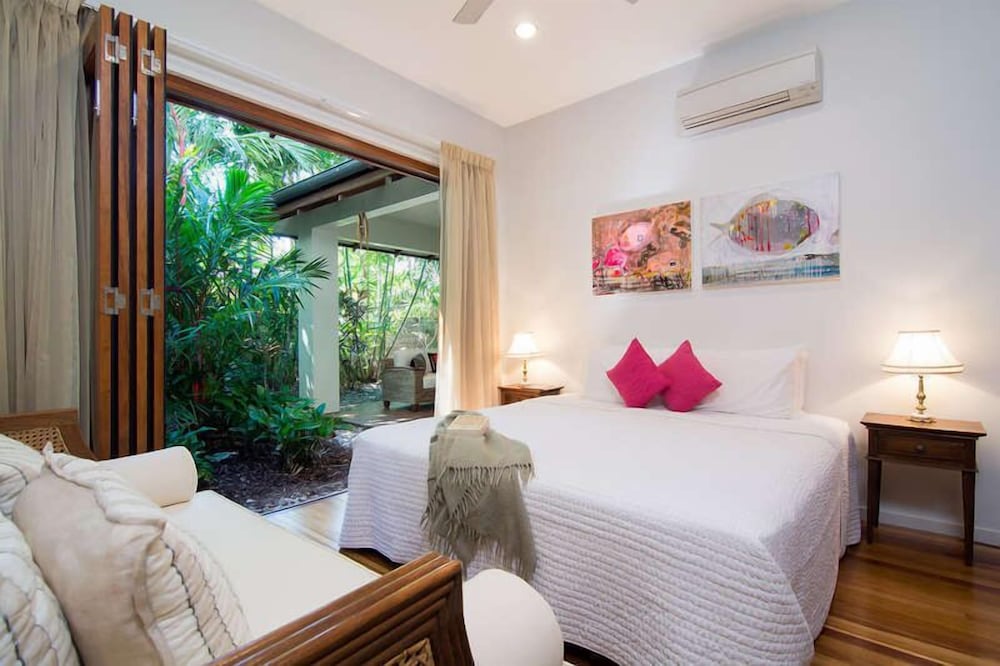 Innokenti at The Beachfront, Luxury on 4 Mile Beach