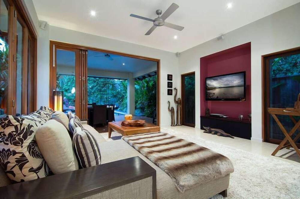 Innokenti at The Beachfront, Luxury on 4 Mile Beach