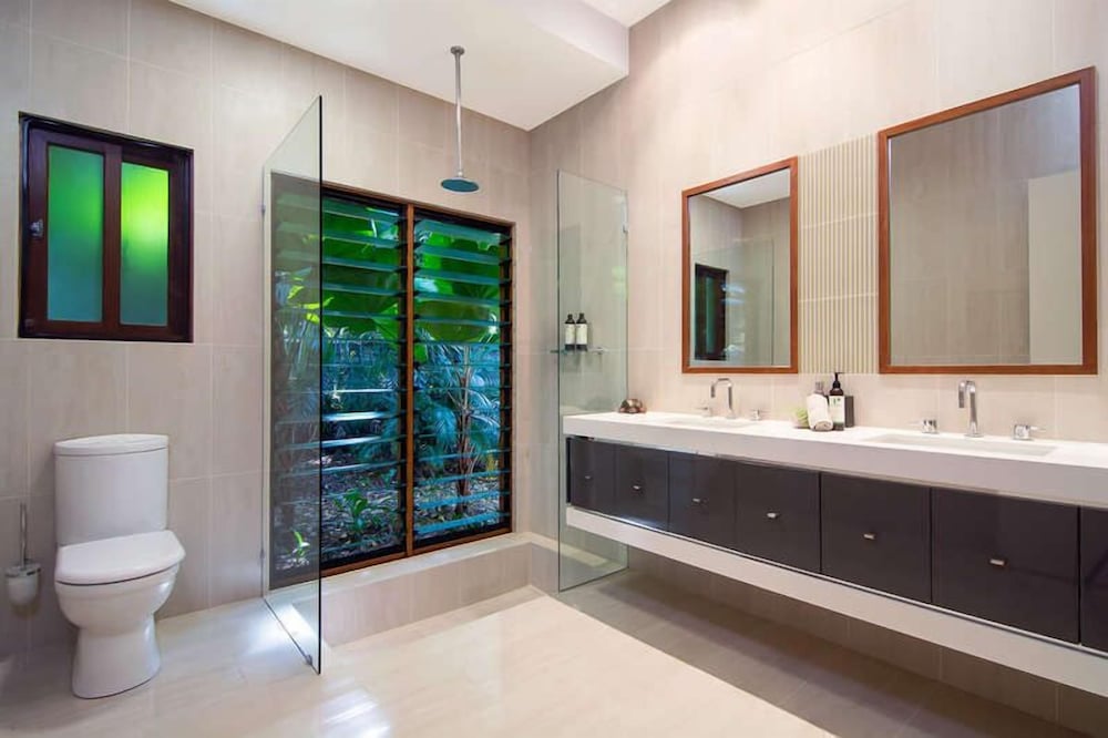 Innokenti at The Beachfront, Luxury on 4 Mile Beach