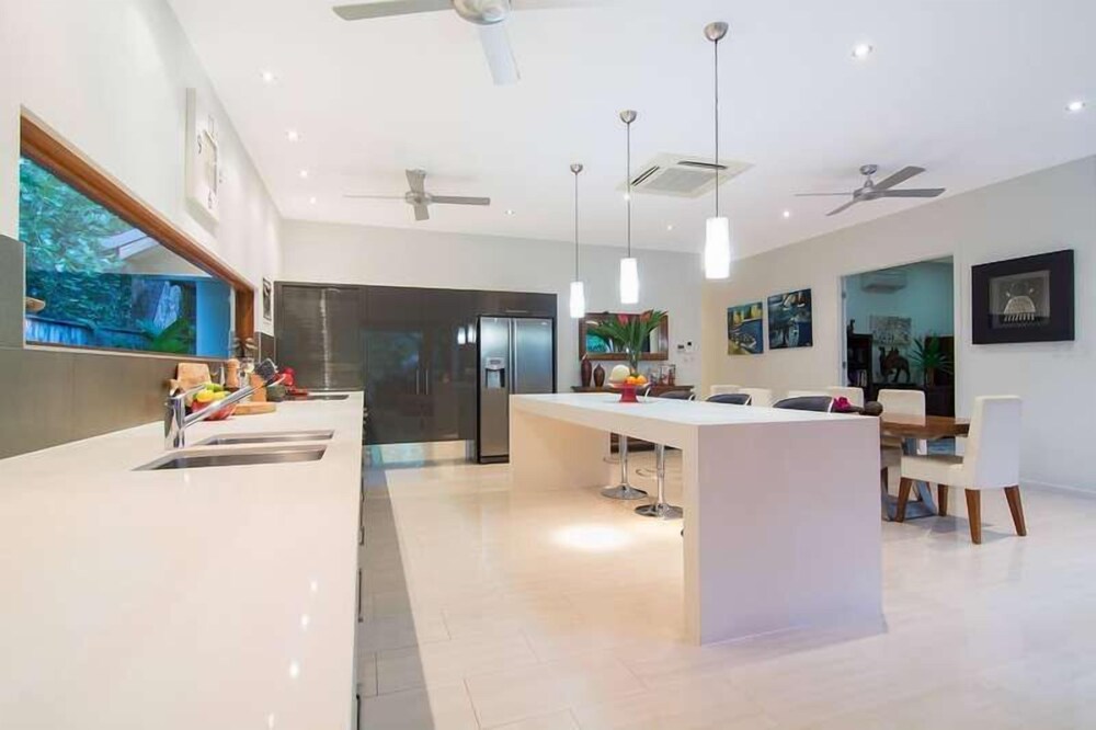 Innokenti at The Beachfront, Luxury on 4 Mile Beach
