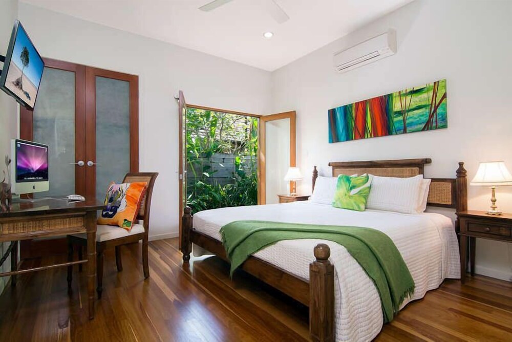 Innokenti at The Beachfront, Luxury on 4 Mile Beach
