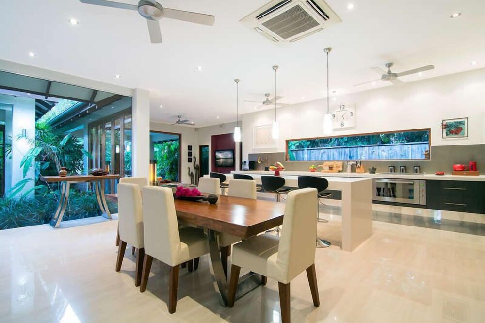 Innokenti at The Beachfront, Luxury on 4 Mile Beach