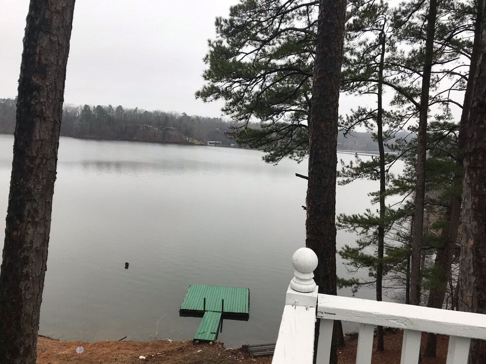 Harrods Hideaway on Lake Norrell , Arkansas (sleeps 6), Alexander Room