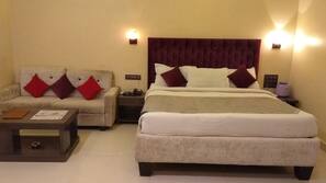 1 bedroom, Egyptian cotton sheets, premium bedding, memory foam beds