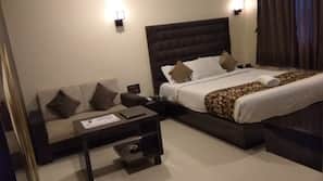 1 bedroom, Egyptian cotton sheets, premium bedding, memory foam beds
