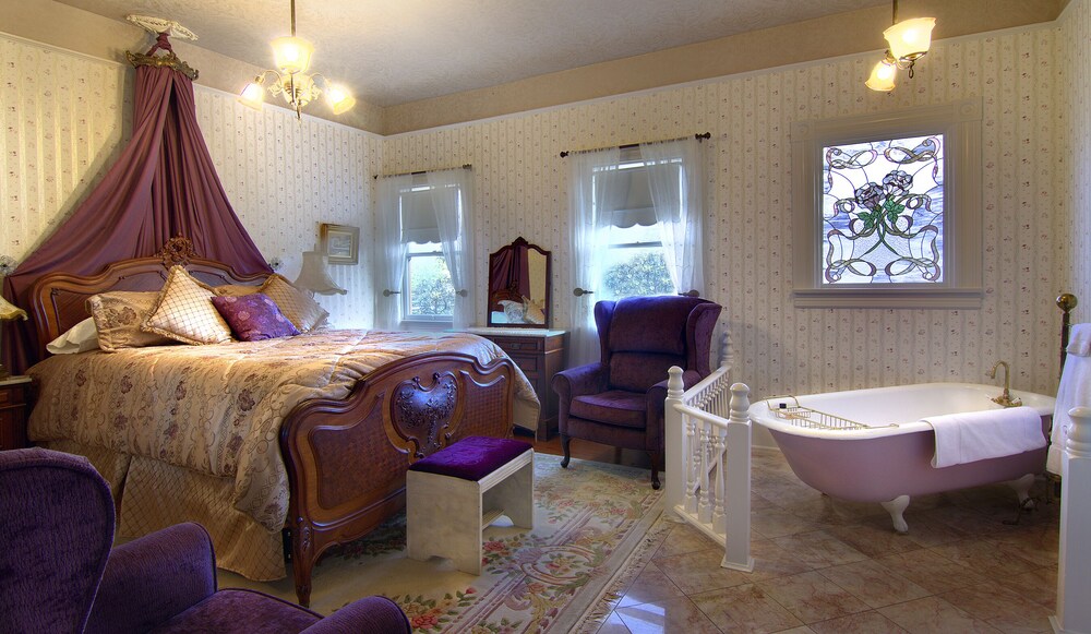Boutique Hotel, Romantic bed and breakfast in Victorian town of