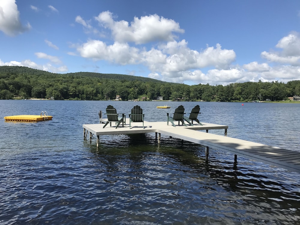 Recently Renovated, steps to Lake Buel, close to Great Barrington