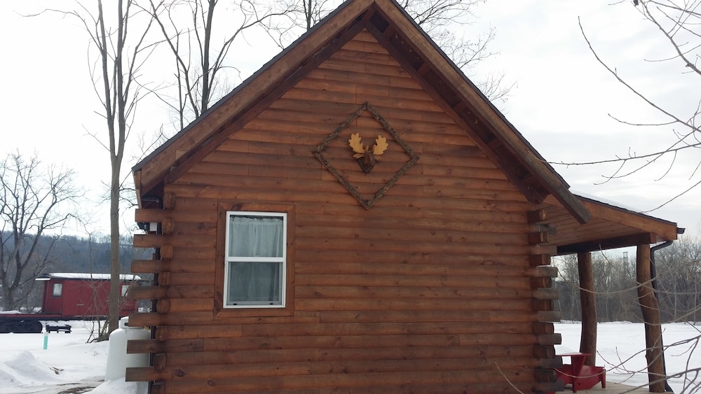 Little Moose Lodge (Tiny House) Mohawk River waterfront property in St