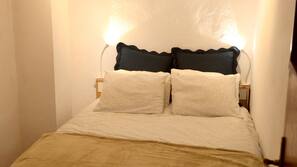 2 chambres, fer et planche à repasser, Wi-Fi, draps fournis