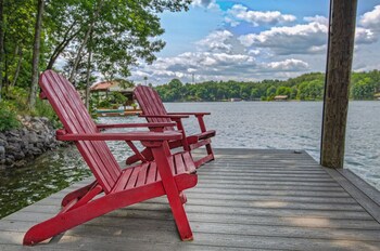 Sunset Point Lot Home With Deep Water Wifi Kayaks Firepit