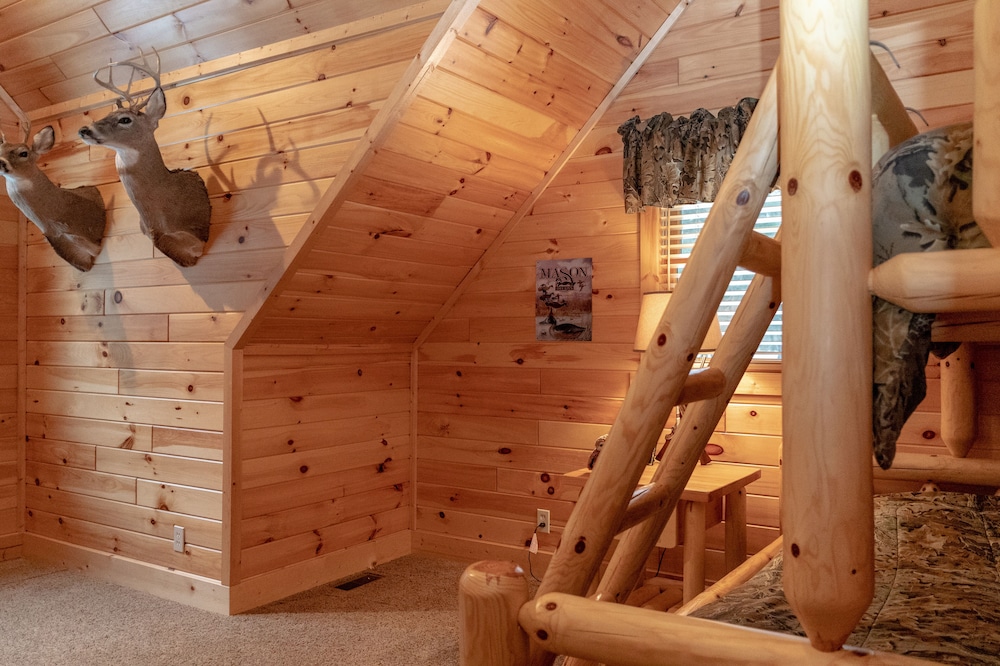 River Lodge 5 Br Beautiful Cabin On The Pere Marquette River In