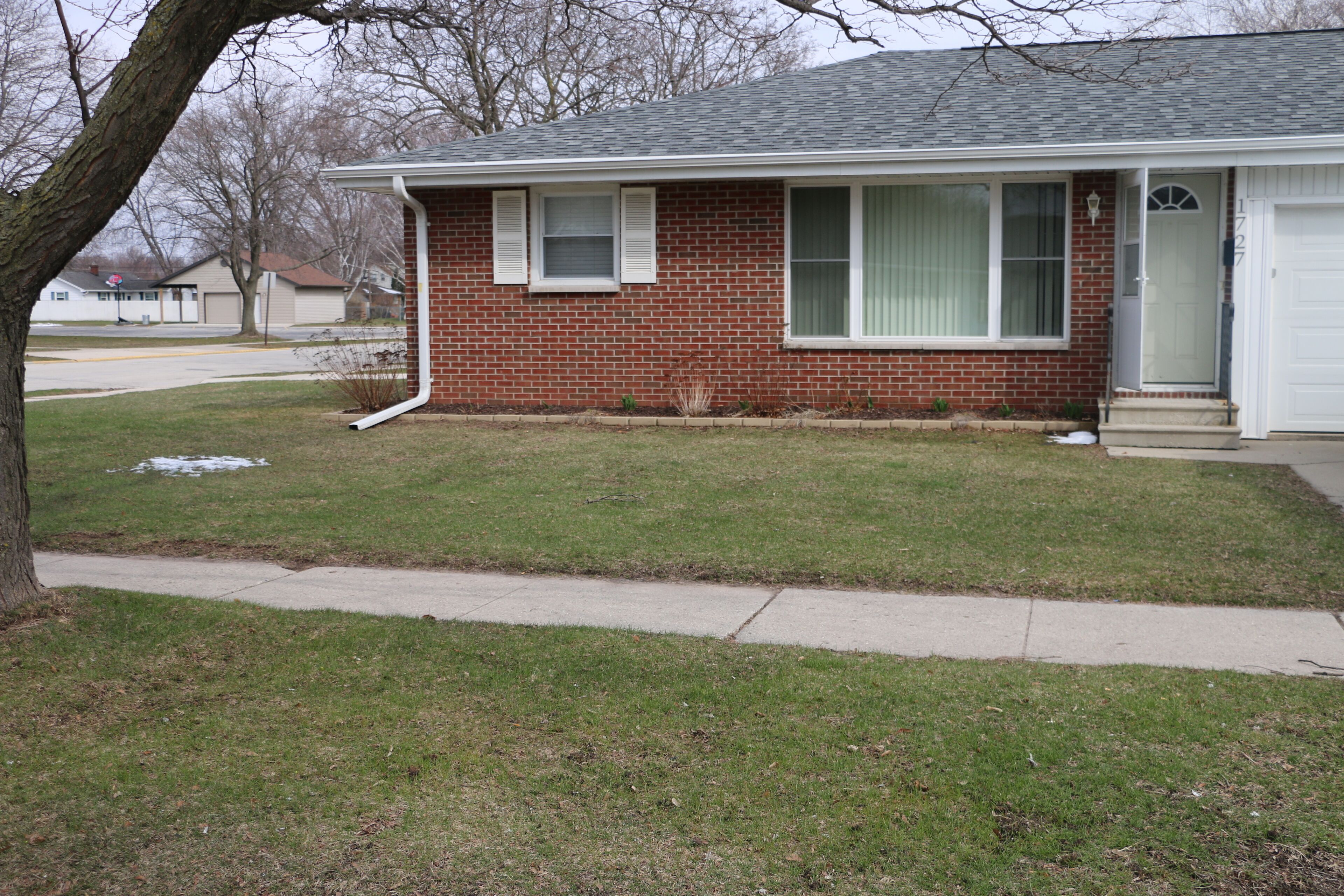 Tailgate; 6 min Walk to Lambeau, Party Garage; Plus Family Room W/sofa Sleepers in Green Bay, United States