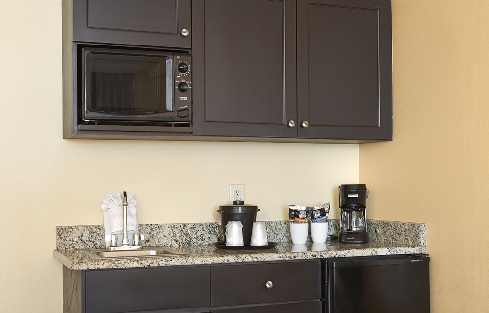 Guest Room w/ Balcony at Oceanfront Resort + Official On-Site Rental Privileges