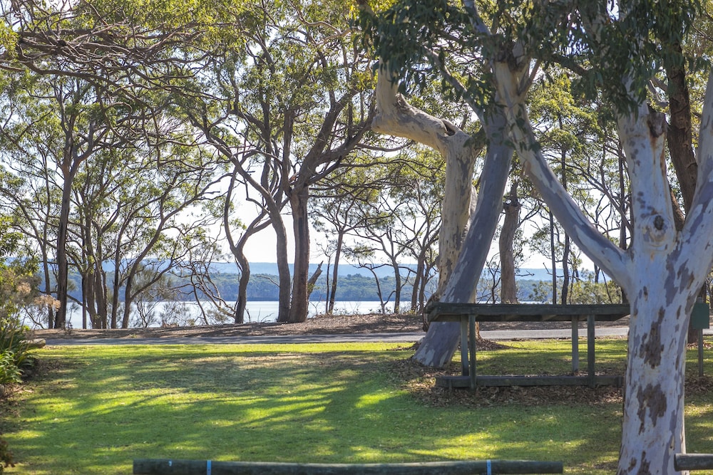 Lakeside Cabins & Holiday Village