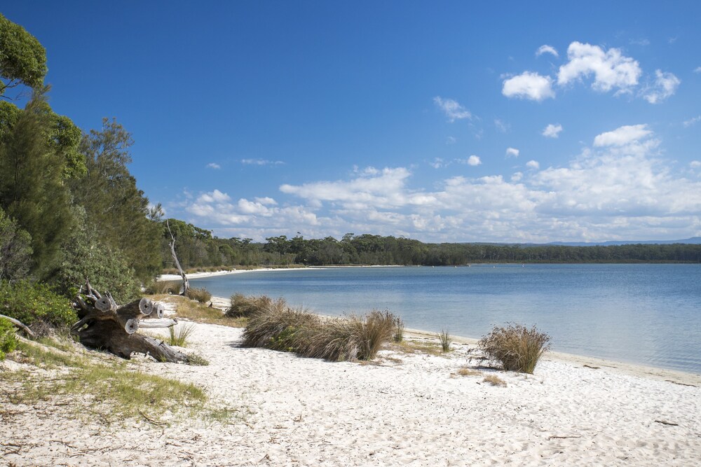 Lakeside Cabins & Holiday Village