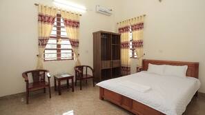Minibar, desk, soundproofing, free WiFi